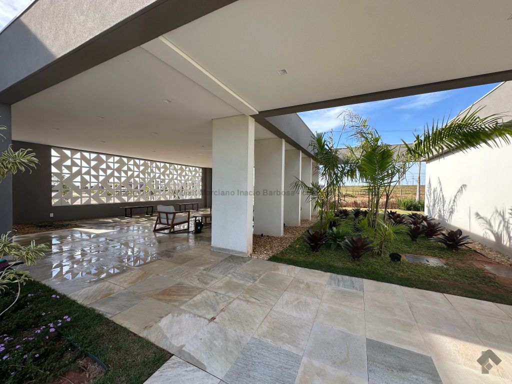 imgi_53_1754935418_00715